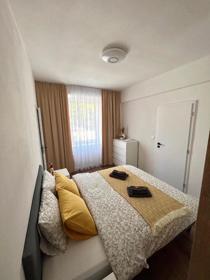 Apartment Robotnicka - 2 Bathrooms, 2 Bedrooms Banská Bystrica Exterior photo